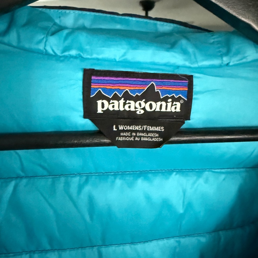 Patagonia Women's Down Sweater Hoody - Picture 2 of 2